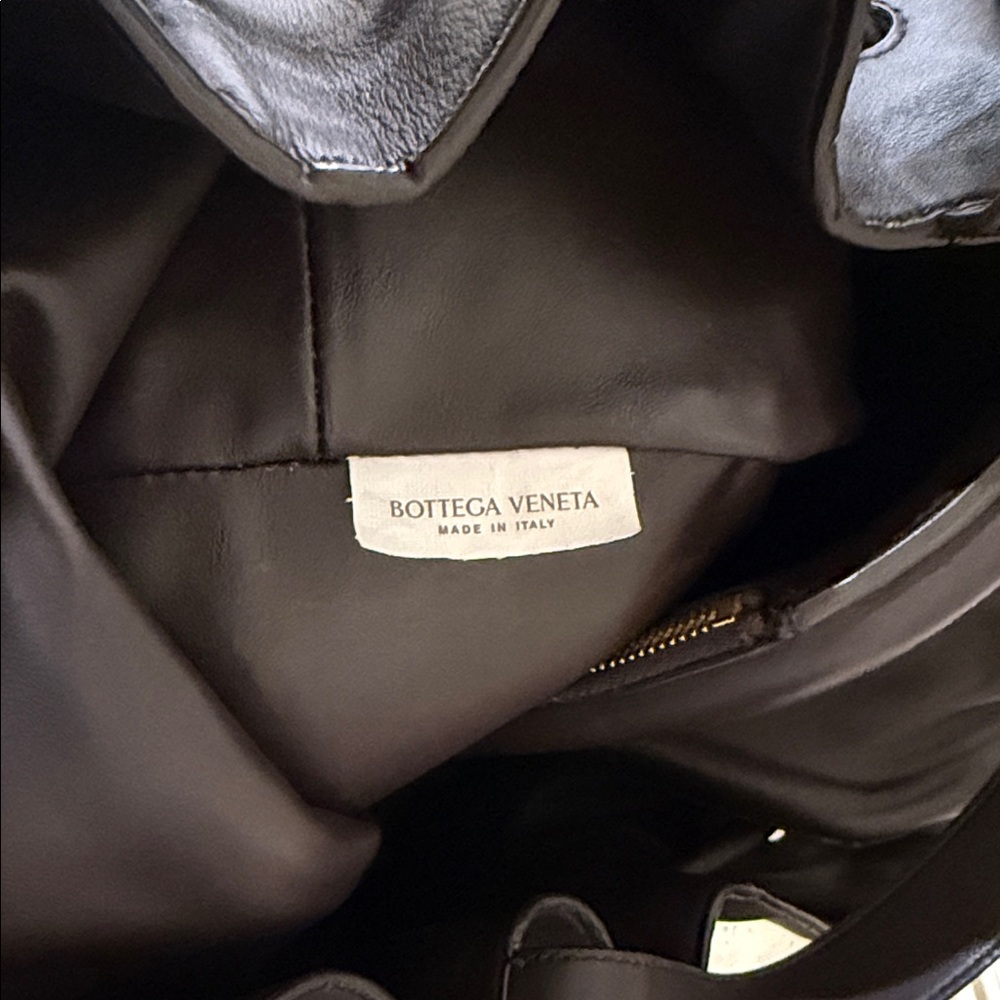 Bottega Veneta Beak Chocolate Brown Leather Shoulder Bag - Picture 10 of 13